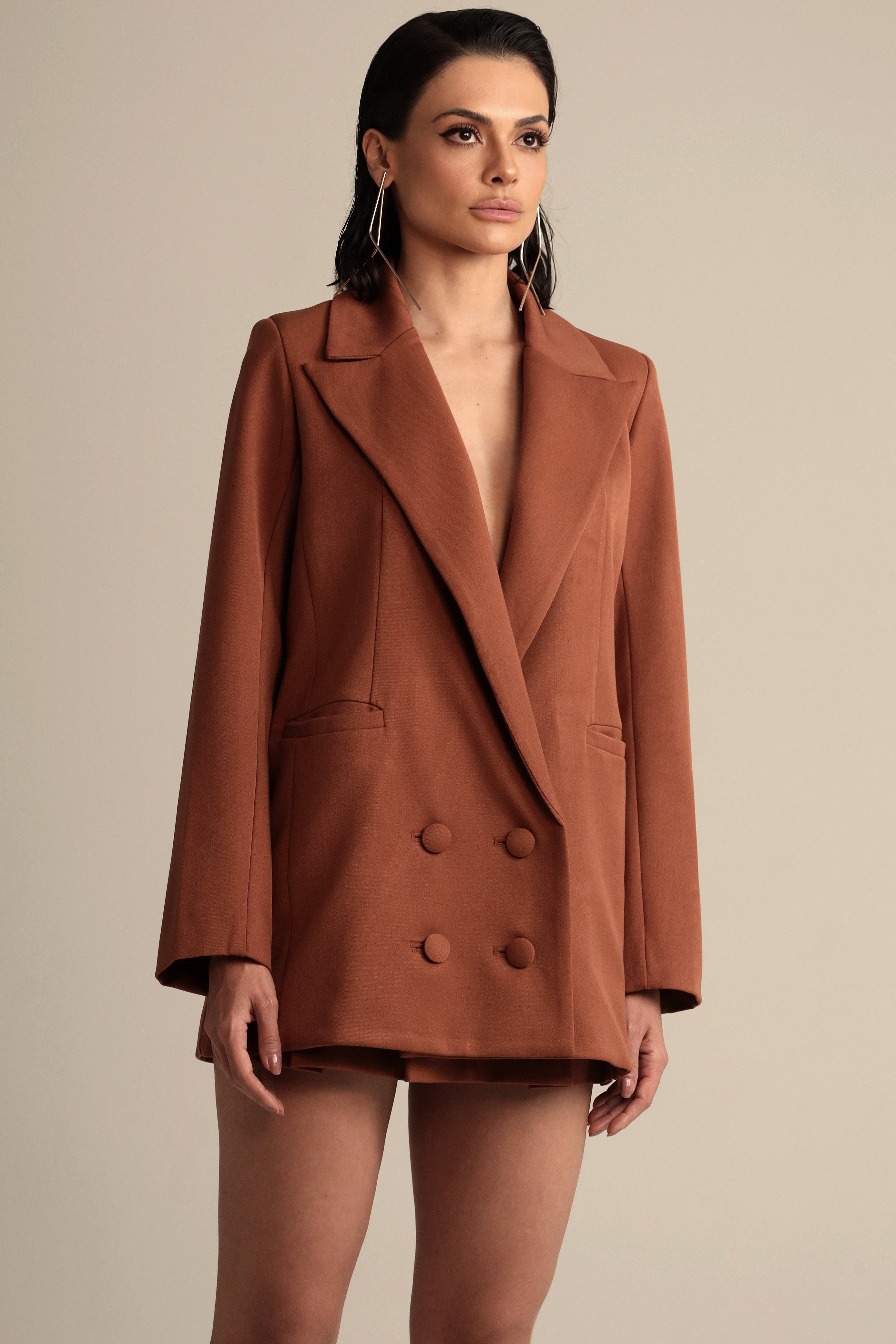 BLAZER OVERSIZED BAC CARAMELO – BAC | Black and Color